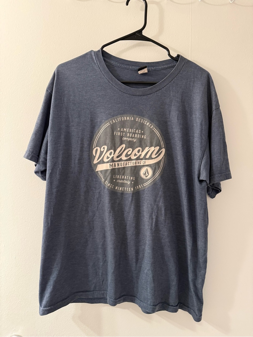 Volcom Men’s Navy Graphic Logo Short Sleeve Tee